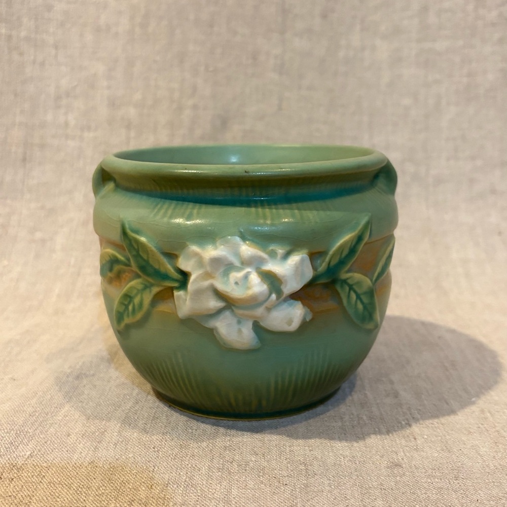 Vintage ROSEVILLE Pottery Gardenia Planter
